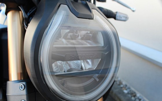 Gebrauchtmotorrad Honda CB650R E-Clutch - Bild 8