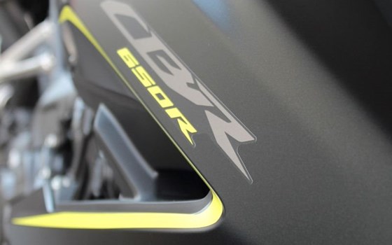 Gebrauchtmotorrad Honda CBR650R E-Clutch - Bild 11