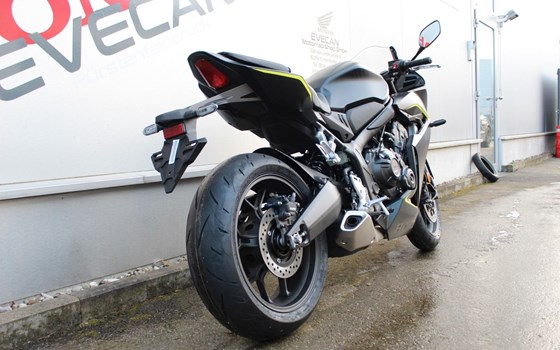 Gebrauchtmotorrad Honda CBR650R E-Clutch - Bild 3