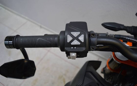 Gebrauchtmotorrad KTM 790 Duke L - Bild 11