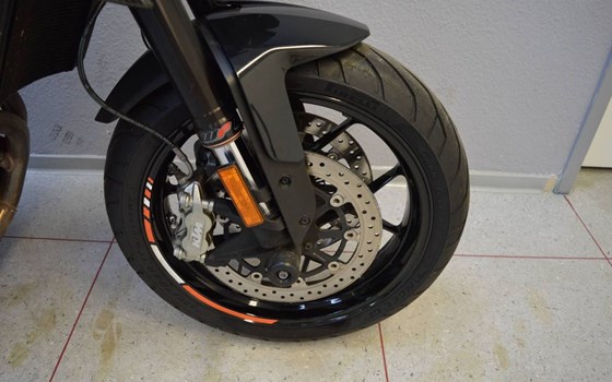 Gebrauchtmotorrad KTM 790 Duke L - Bild 4