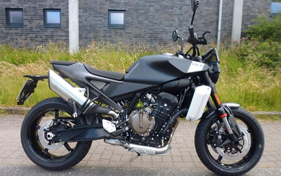 Neufahrzeug Husqvarna Svartpilen 801 - Bild 1