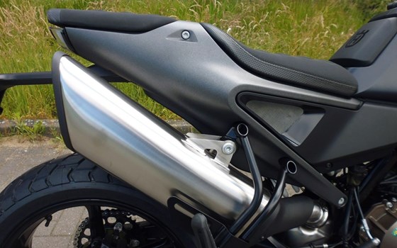 Neufahrzeug Husqvarna Svartpilen 801 - Bild 13