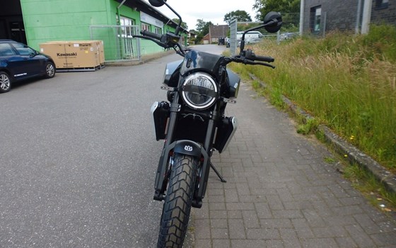 Neufahrzeug Husqvarna Svartpilen 801 - Bild 14