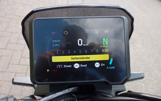 Neufahrzeug Husqvarna Svartpilen 801 - Bild 16