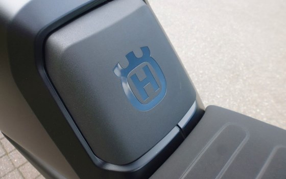 Neufahrzeug Husqvarna Svartpilen 801 - Bild 8