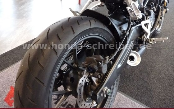 Gebrauchtmotorrad Honda CB125R - Bild 8