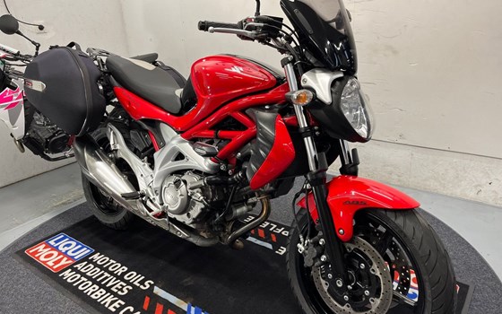 Gebrauchtmotorrad Suzuki SFV 650 Gladius - Bild 11