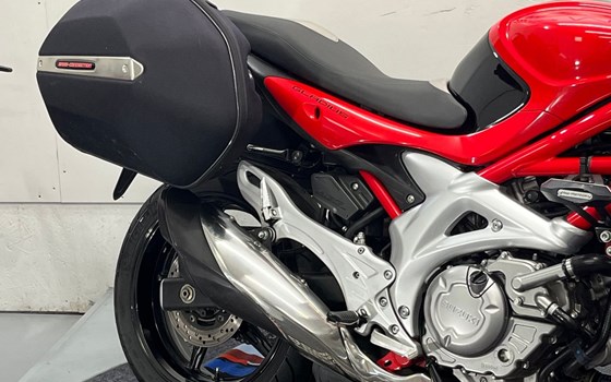 Gebrauchtmotorrad Suzuki SFV 650 Gladius - Bild 12