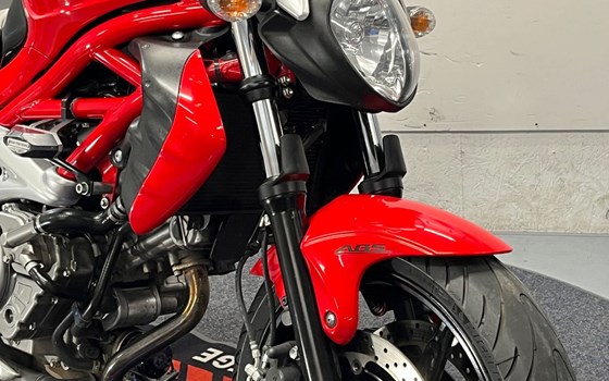 Gebrauchtmotorrad Suzuki SFV 650 Gladius - Bild 13