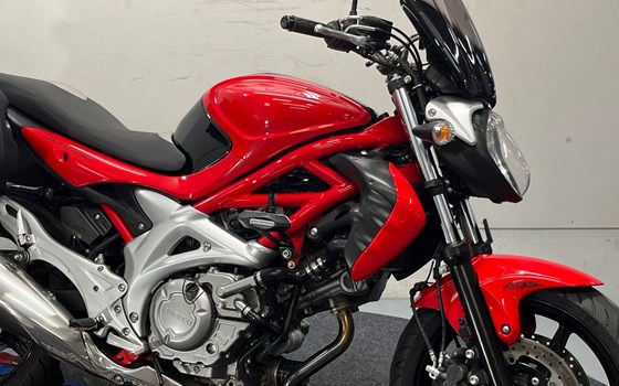 Gebrauchtmotorrad Suzuki SFV 650 Gladius - Bild 2