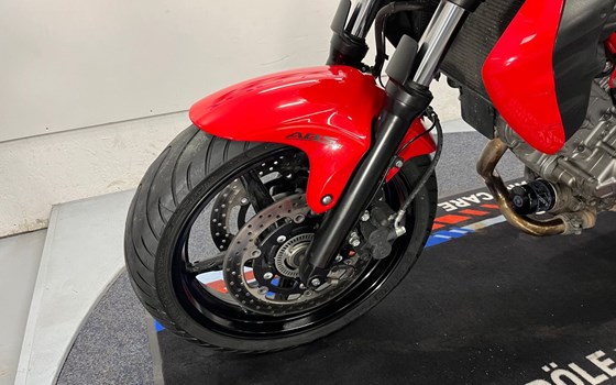 Gebrauchtmotorrad Suzuki SFV 650 Gladius - Bild 6