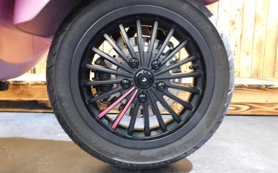 Neufahrzeug Vespa GTS 125 - Bild 17