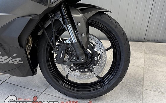 Neufahrzeug Kawasaki Ninja ZX-4RR - Bild 11