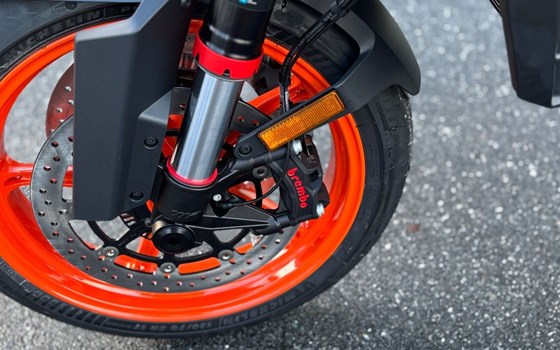 Neufahrzeug KTM 990 Duke R - Bild 17