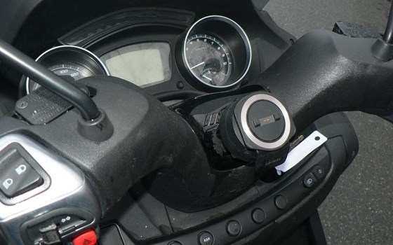 Neufahrzeug Piaggio MP3 350 - Bild 12