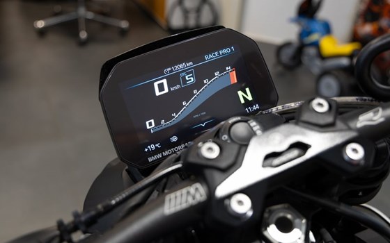 Gebrauchtmotorrad BMW M 1000 R - Bild 9