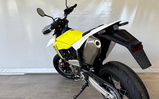 Neufahrzeug Husqvarna 701 Supermoto - Bild 6