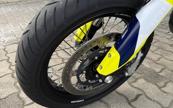 Gebrauchtmotorrad Husqvarna 701 Supermoto - Bild 7