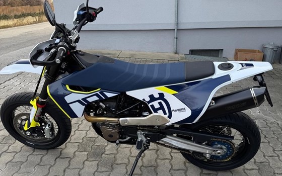 Gebrauchtmotorrad Husqvarna 701 Supermoto - Bild 9