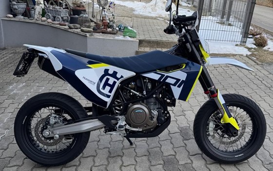 Gebrauchtmotorrad Husqvarna 701 Supermoto - Bild 1