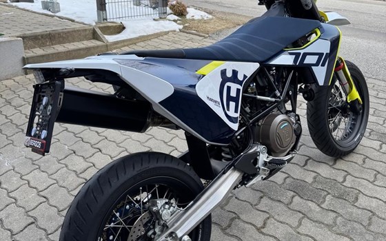 Gebrauchtmotorrad Husqvarna 701 Supermoto - Bild 5