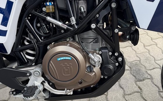 Gebrauchtmotorrad Husqvarna 701 Supermoto - Bild 3