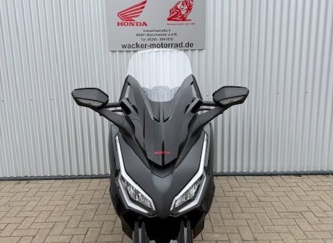 Gebrauchtmotorrad Honda Forza 125 Special Edition - Bild 3