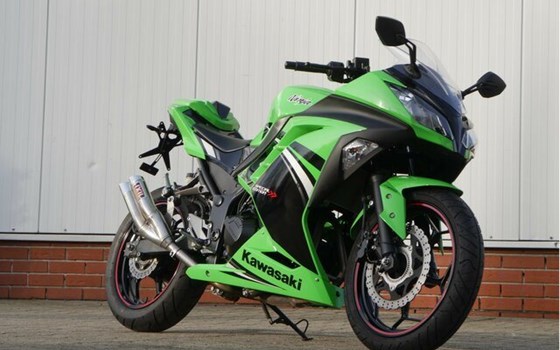 Gebrauchtmotorrad Kawasaki Ninja 300 - Bild 2