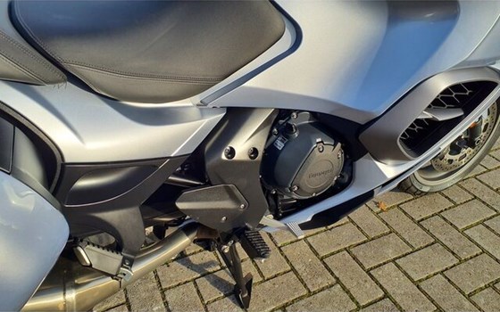 Gebrauchtmotorrad Triumph Trophy SE - Bild 13
