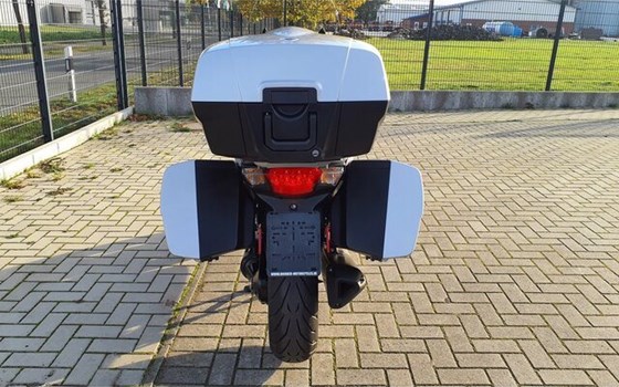 Gebrauchtmotorrad Triumph Trophy SE - Bild 3