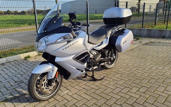 Gebrauchtmotorrad Triumph Trophy SE - Bild 8