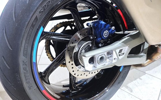 Gebrauchtmotorrad BMW M 1000 RR - Bild 27