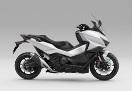 Neumotorrad Honda Forza 750