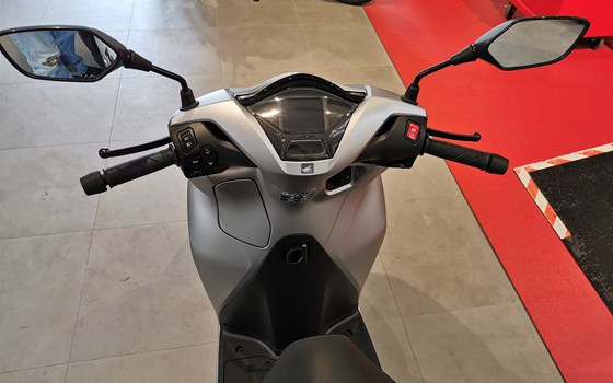 Neufahrzeug Honda SH350i - Bild 10