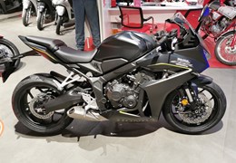Neumotorrad Honda CBR650R