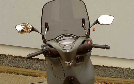 Gebrauchtmotorrad Honda SH350i - Bild 10