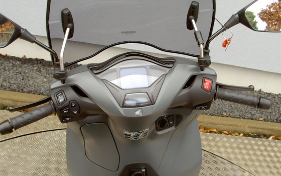 Gebrauchtmotorrad Honda SH350i - Bild 12