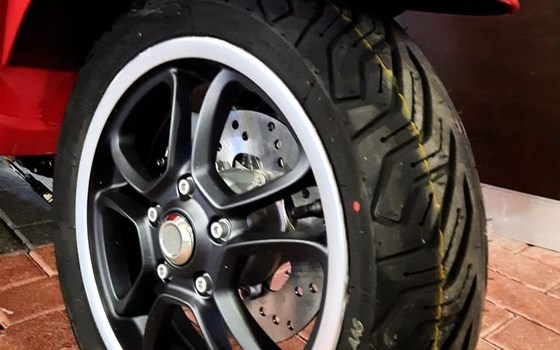 Neufahrzeug Vespa GTS 310 Super - Bild 7