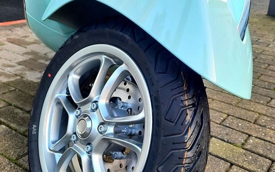 Neufahrzeug Vespa GTS 125 - Bild 6