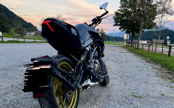 Gebrauchtmotorrad QJ Motor SRK 400 - Bild 2