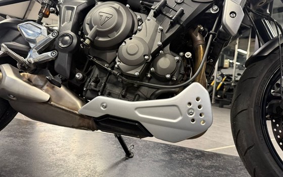 Gebrauchtmotorrad Triumph Trident 660 - Bild 12