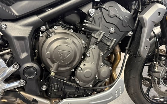 Gebrauchtmotorrad Triumph Trident 660 - Bild 20