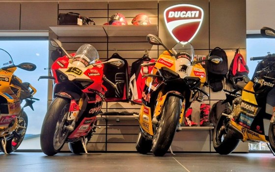Neufahrzeug Ducati Panigale V4 - Bild 1