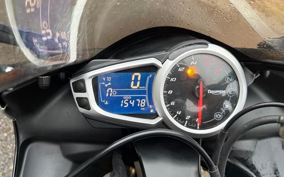 Gebrauchtmotorrad Triumph Daytona 675 - Bild 10