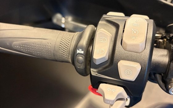 Gebrauchtmotorrad Triumph Tiger 800 XRT - Bild 12