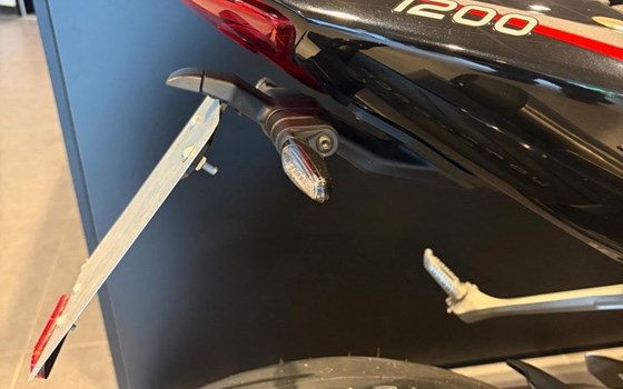 Gebrauchtmotorrad Triumph Speed Triple 1200 RS - Bild 13