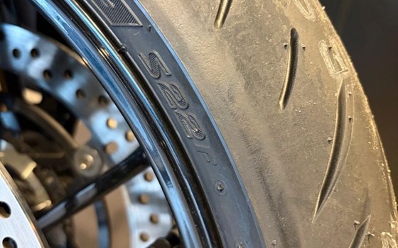 Gebrauchtmotorrad Triumph Speed Triple 1200 RS - Bild 16