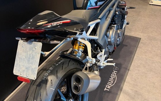 Gebrauchtmotorrad Triumph Speed Triple 1200 RS - Bild 4