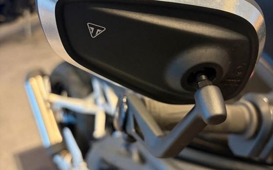 Gebrauchtmotorrad Triumph Speed Triple 1200 RS - Bild 7